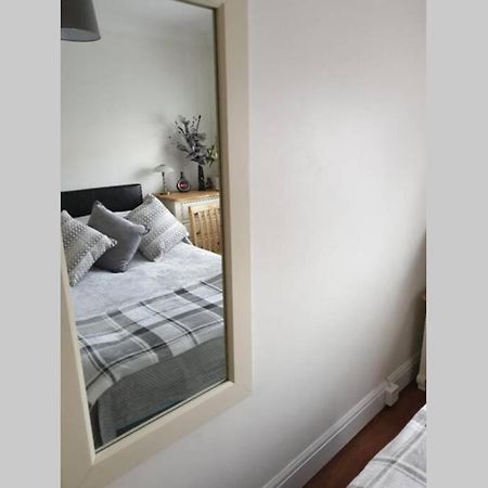 A Home Away From Home With A Big Welcome Erith Eksteriør bilde