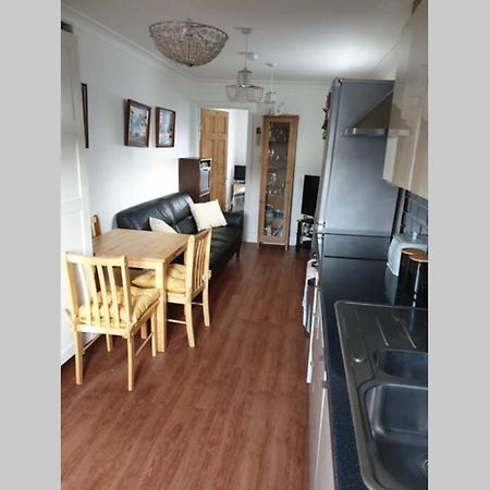 A Home Away From Home With A Big Welcome Erith Eksteriør bilde