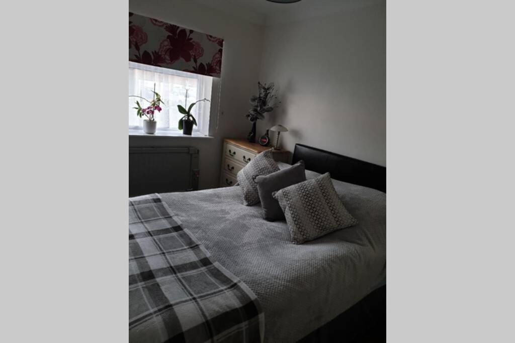 A Home Away From Home With A Big Welcome Erith Eksteriør bilde