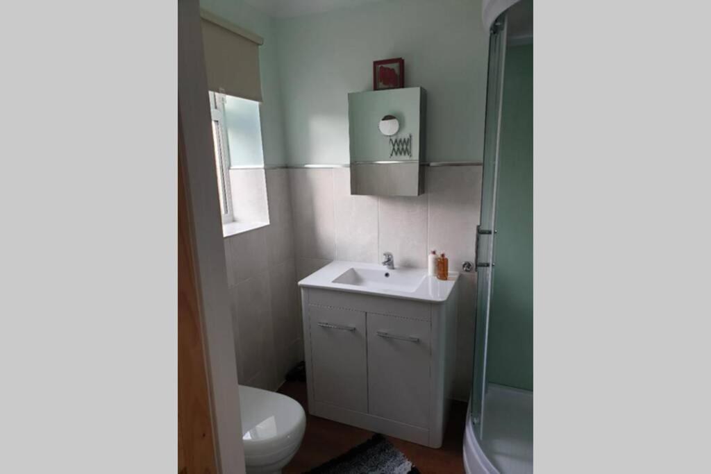 A Home Away From Home With A Big Welcome Erith Eksteriør bilde