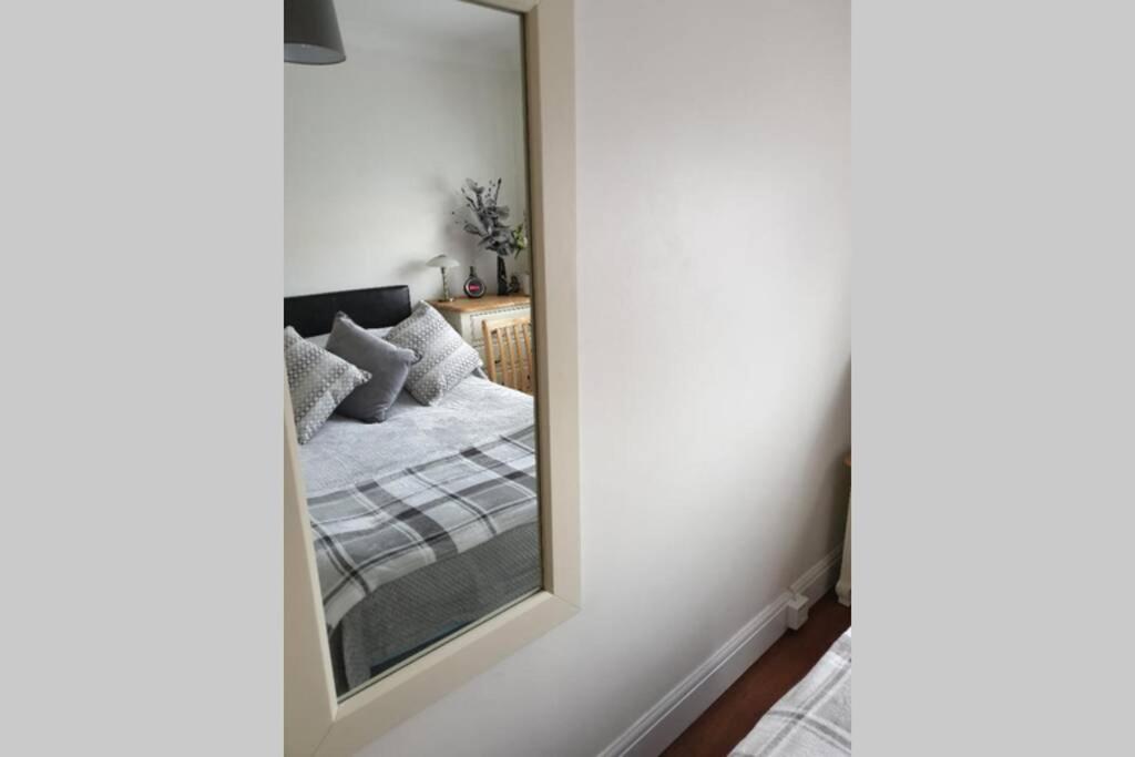 A Home Away From Home With A Big Welcome Erith Eksteriør bilde